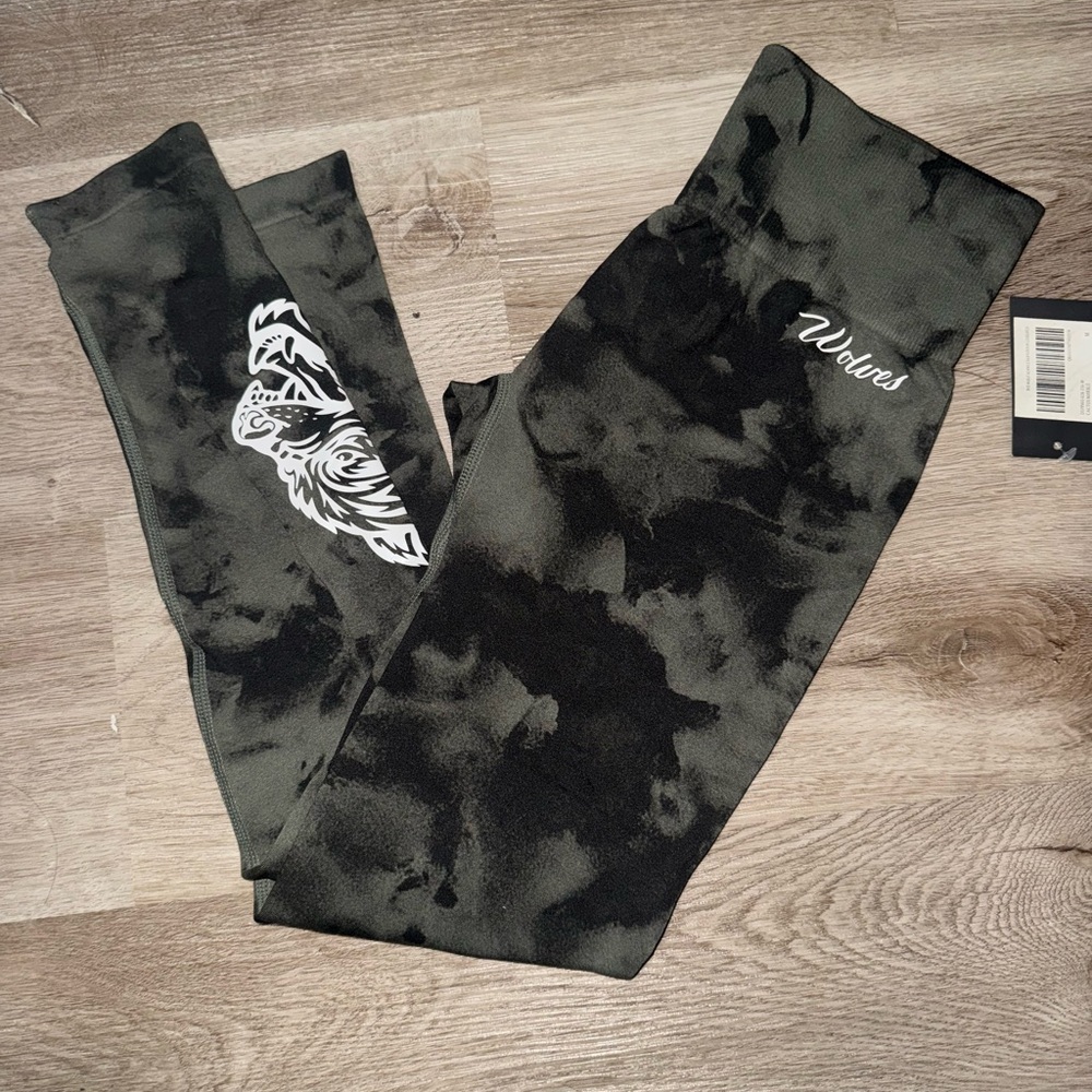 DARC Sport Big Wolf Seamless Everton Leggings- NWTs Medium